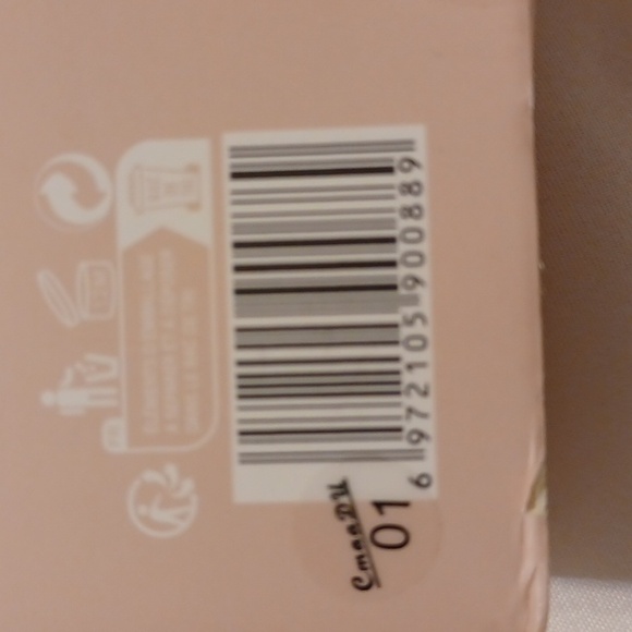 5 nwt Matte lipstick - Picture 5 of 5